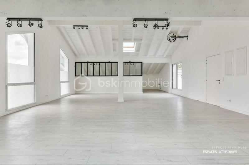 Bureau - 246 m² - 7 pièces