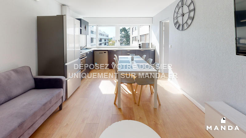 Chambre - 12 m² - 5 pièces