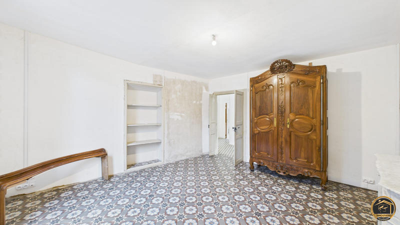 Maison ancienne - 250 m² - 7 pièces