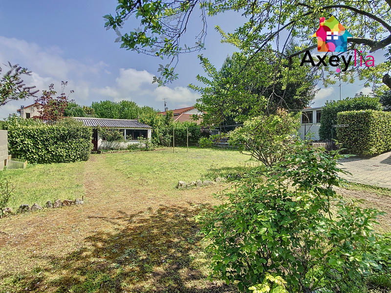 Maison - 94 m² - 8 pièces