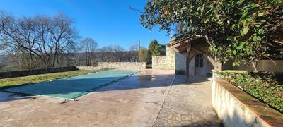 Demeure - 470 m² - 12 pièces