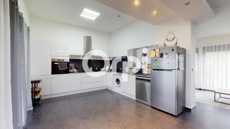 Appartement - 200 m² - 8 pièces