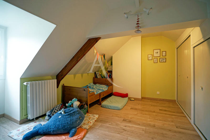 Maison - 216 m² - 7 pièces