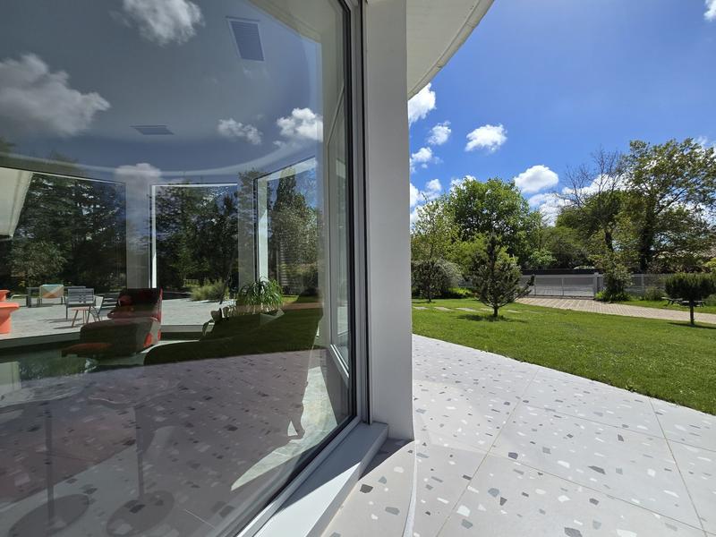 Maison - 202 m² - 6 pièces