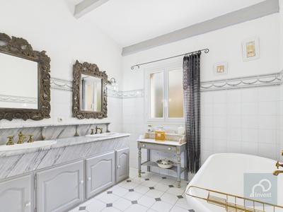 Villa - 204 m² - 6 pièces