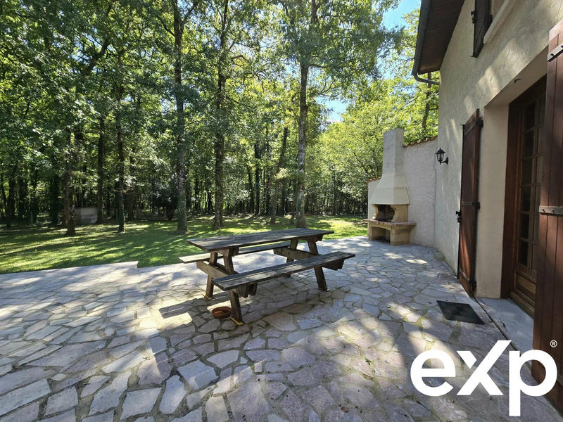 Maison - 315 m² - 10 pièces