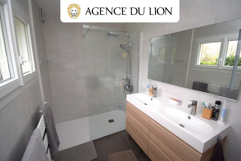 Maison - 217 m² - 8 pièces