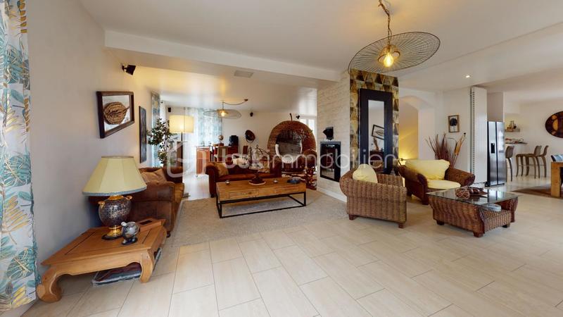 Appartement - 246 m² - 6 pièces