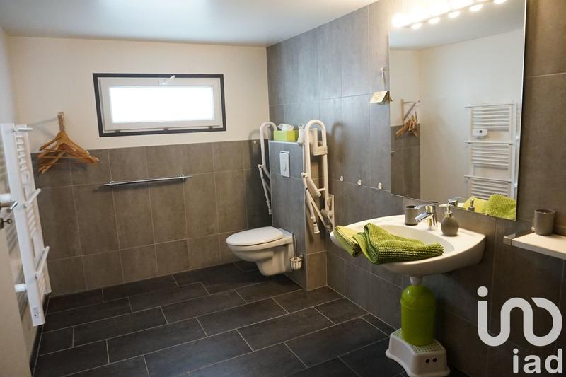 Maison - 305 m² - 10 pièces