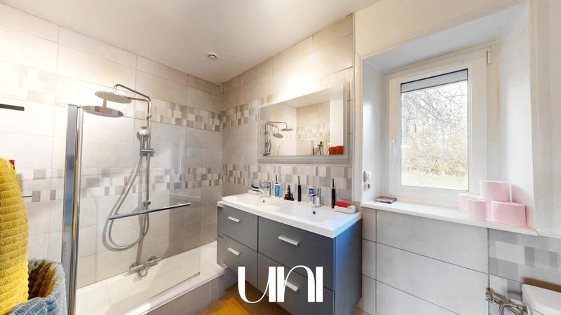 Maison - 184 m² - 7 pièces