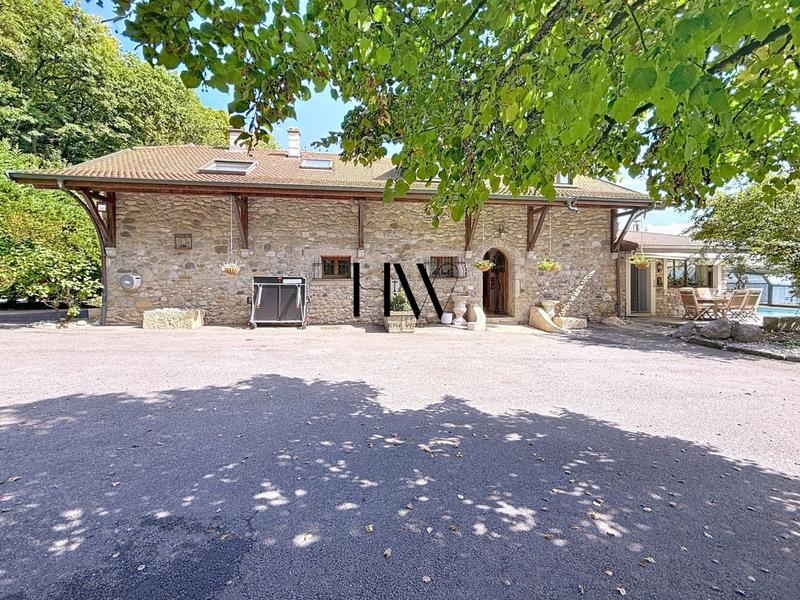 Maison en pierre - 310 m² - 10 pièces