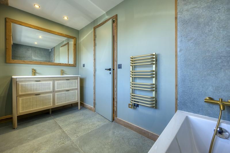 Maison - 203 m² - 6 pièces