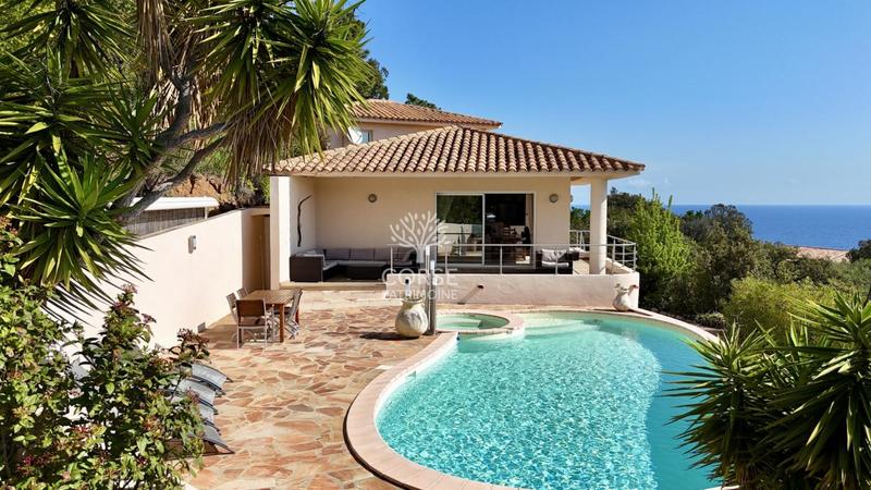 Villa - 185 m² - 5 pièces