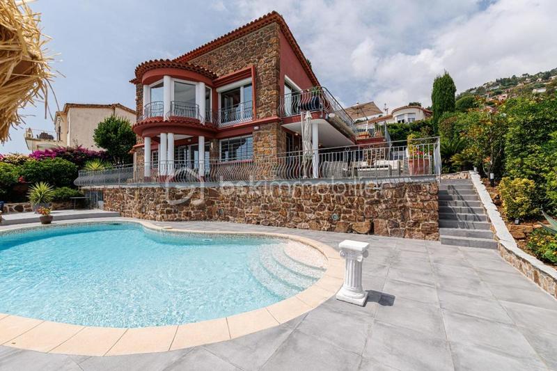 Villa - 219 m² - 5 pièces