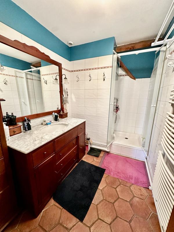 Maison - 201 m² - 8 pièces