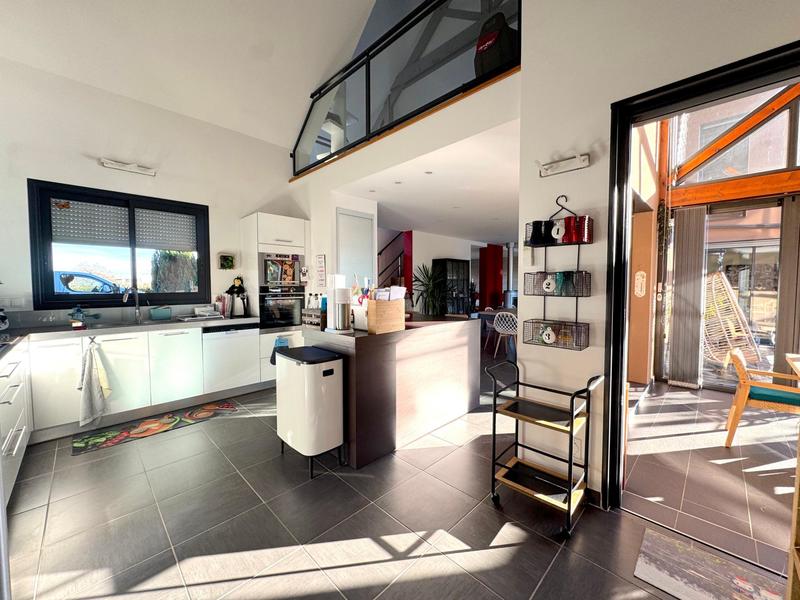 Maison - 205 m² - 5 pièces