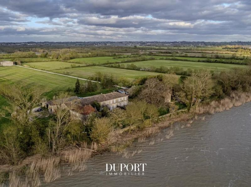 Propriété - 300 m²