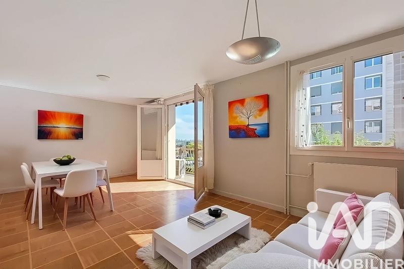 Appartement - 80 m² - 4 pièces