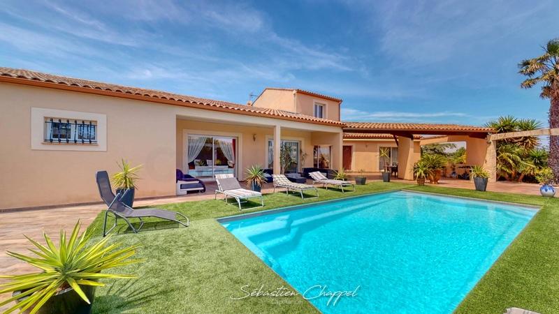 Maison - 252 m² - 10 pièces