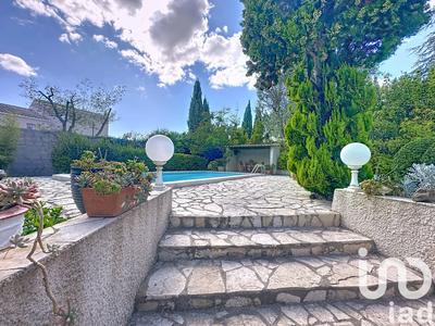 Maison - 236 m² - 7 pièces