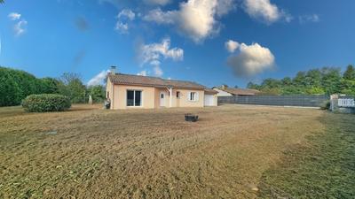 Maison - 99 m² - 4 pièces