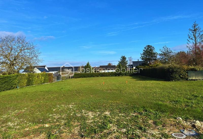 Terrain constructible - 1 076 m²