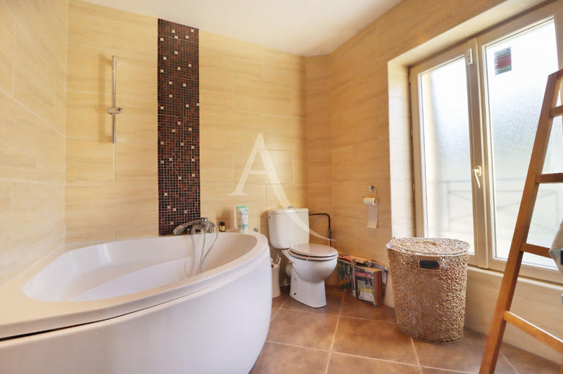 Maison - 118 m² - 5 pièces