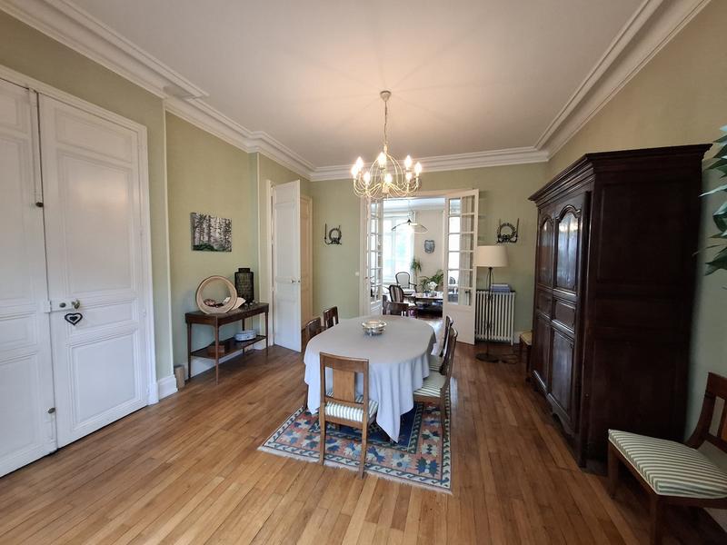 Maison ancienne - 342 m² - 10 pièces