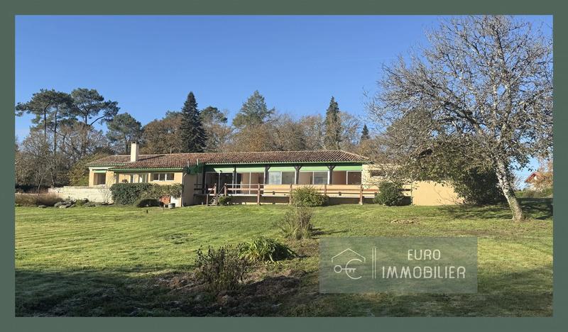 Maison - 235 m² - 7 pièces