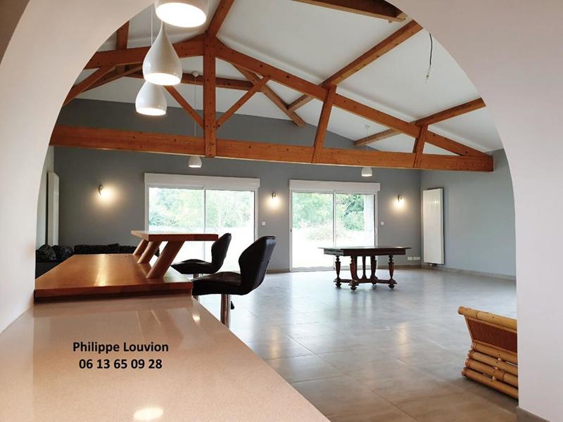 Maison - 373 m² - 9 pièces