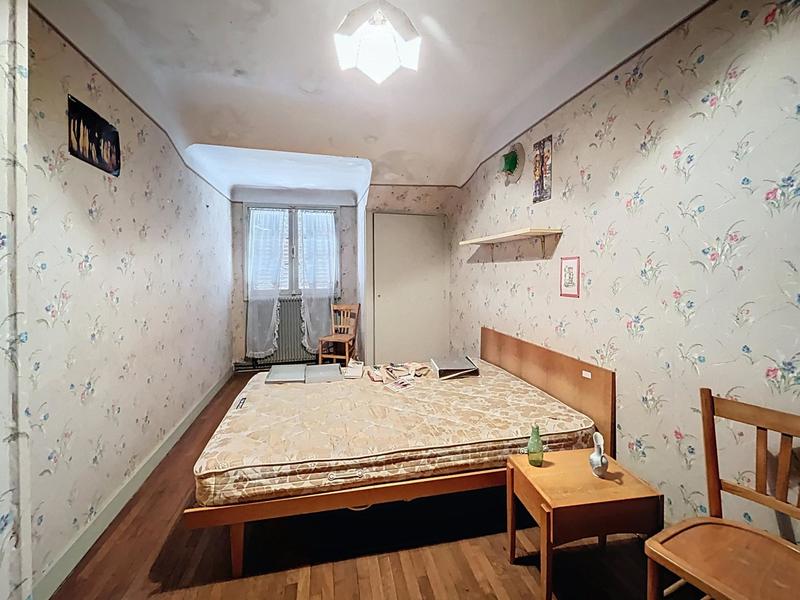 Maison - 216 m² - 8 pièces