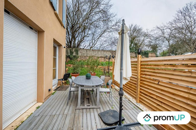 Maison traditionnelle - 260 m² - 8 pièces