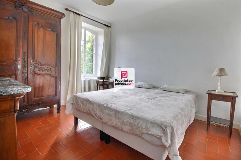 Maison - 220 m² - 8 pièces