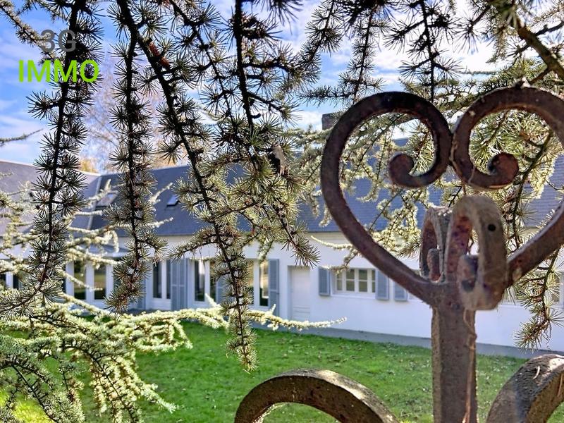 Maison - 340 m² - 10 pièces