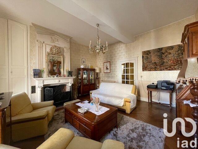 Maison - 288 m² - 9 pièces