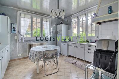 Maison - 256 m² - 11 pièces