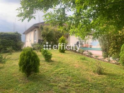 Maison - 148 m² - 8 pièces