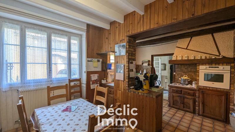 Maison - 250 m² - 10 pièces