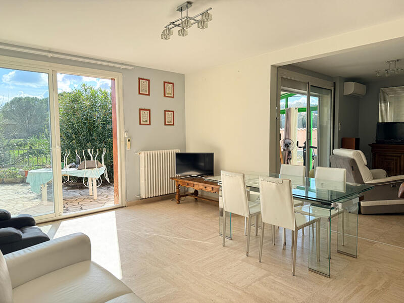 Maison - 93 m² - 4 pièces