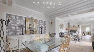 Demeure - 200 m² - 7 pièces