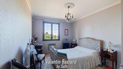 Maison - 213 m² - 8 pièces