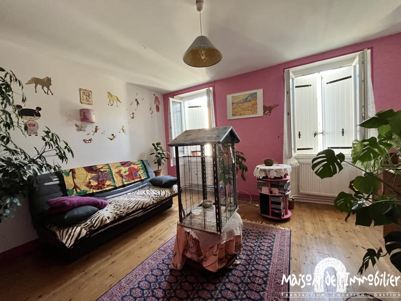 Maison - 210 m² - 6 pièces