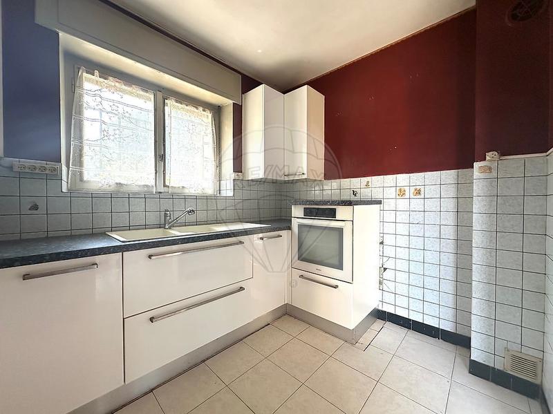 Maison - 181 m² - 9 pièces