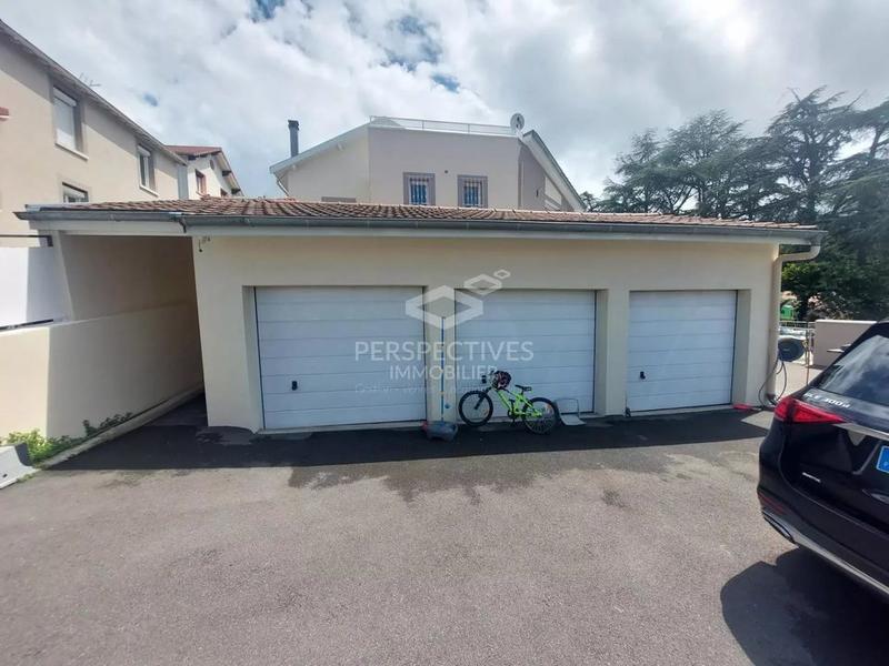 Maison - 243 m² - 8 pièces