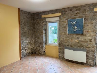 Maison - 99 m² - 5 pièces
