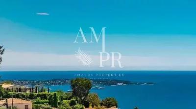 Villa - 253 m² - 7 pièces