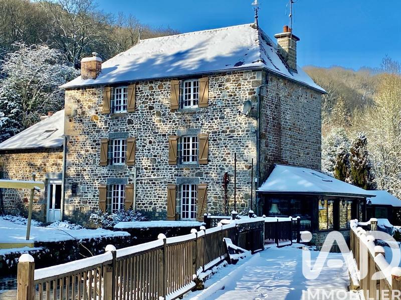 Maison - 230 m² - 10 pièces