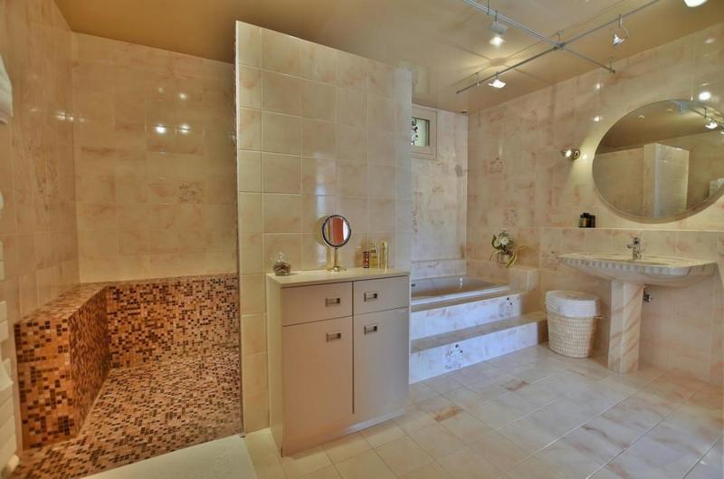 Maison d'architecte - 380 m² - 7 pièces