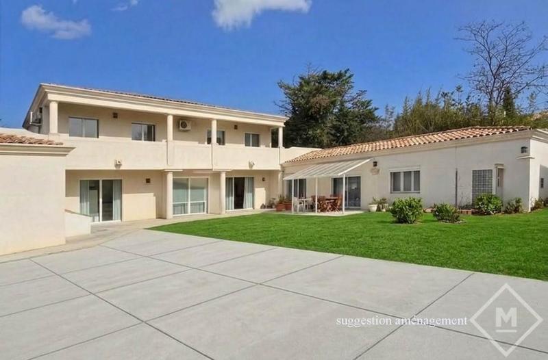 Maison - 478 m² - 8 pièces