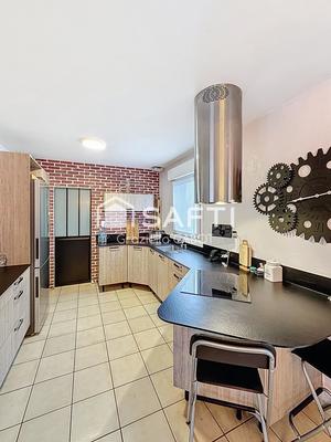 Maison - 96 m² - 6 pièces